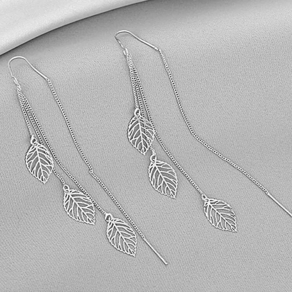 🍃🍃NEW🍃🍃Gorgeous Threaded Leaf Dangle Earrings in SILVER - Picture 1 of 13